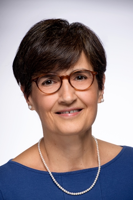 Elvira Parravicini, MD Profile Headshot